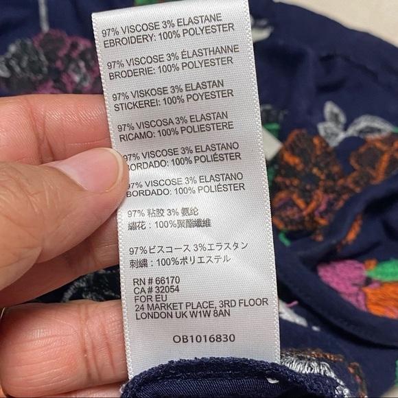 Kellen Embroidered Tank Top Size Medium - Picture 10 of 13